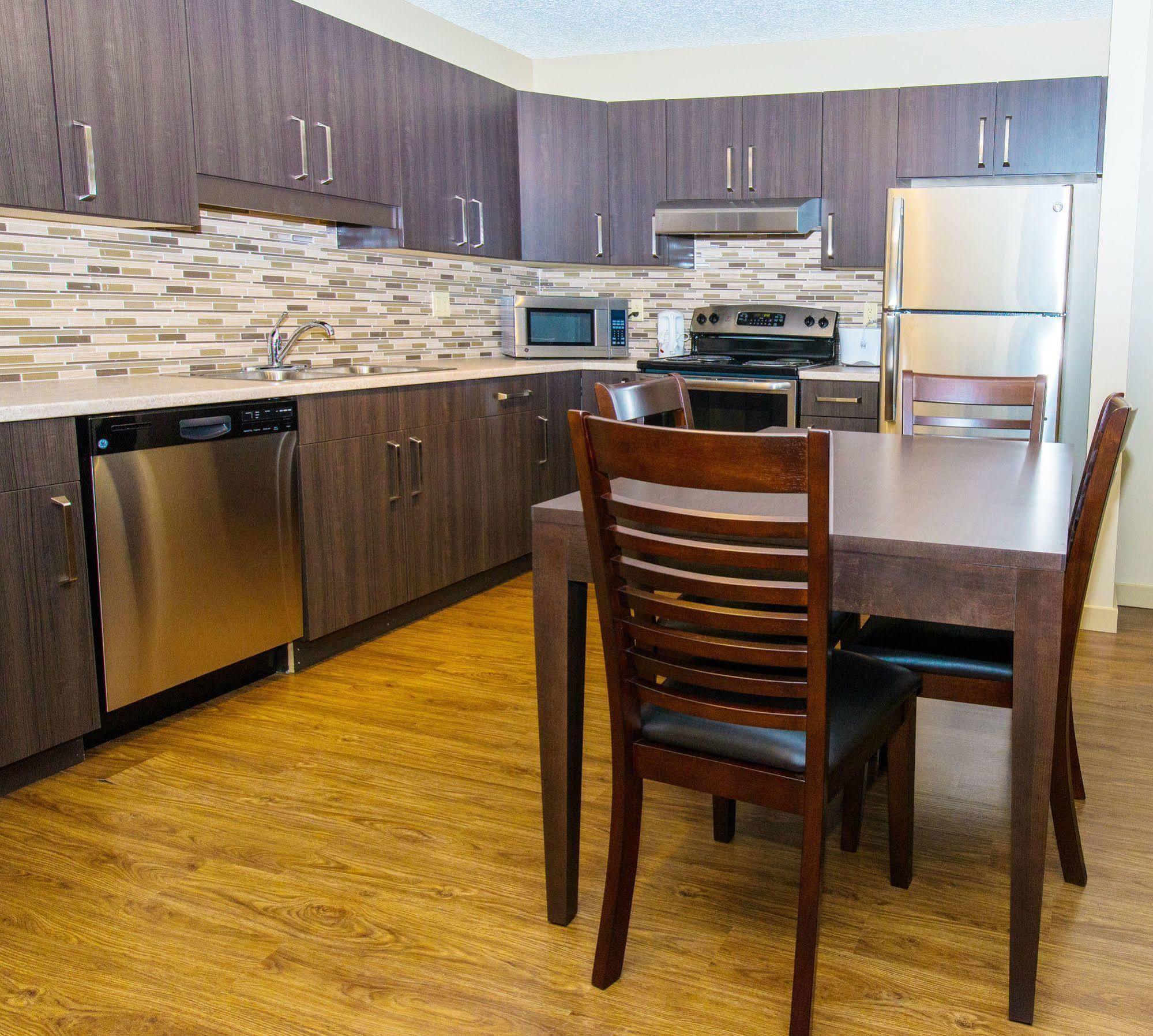 Capital Suites Yellowknife Ngoại thất bức ảnh
